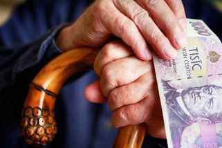 Do důchodu se bude chodit později a penze porostou méně - Novinky